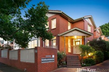 1/27 Fairholm Grove, Camberwell, VIC