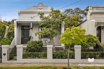 17 Robb Street, Essendon, VIC