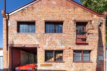 114 Munnering Lane, Carlton North, VIC