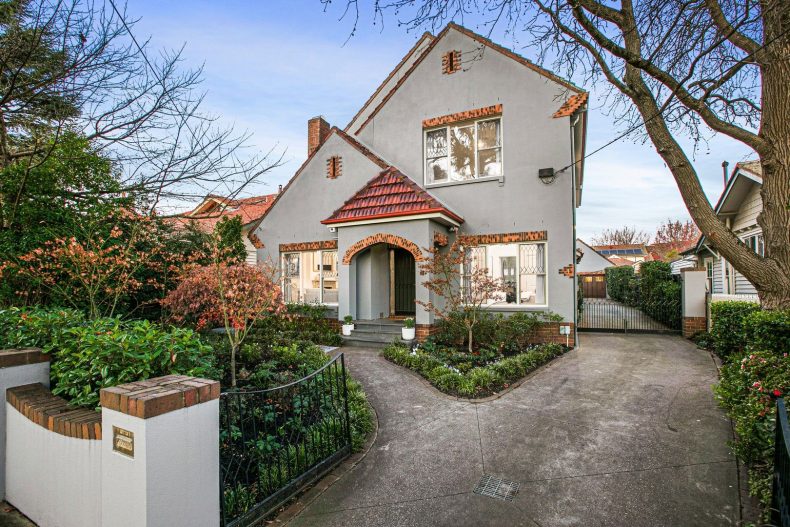 11 Pembroke Street, Surrey Hills, VIC