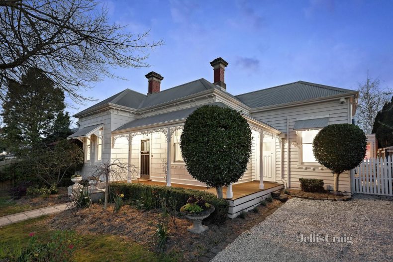 122 Windsor Crescent, Surrey Hills, VIC