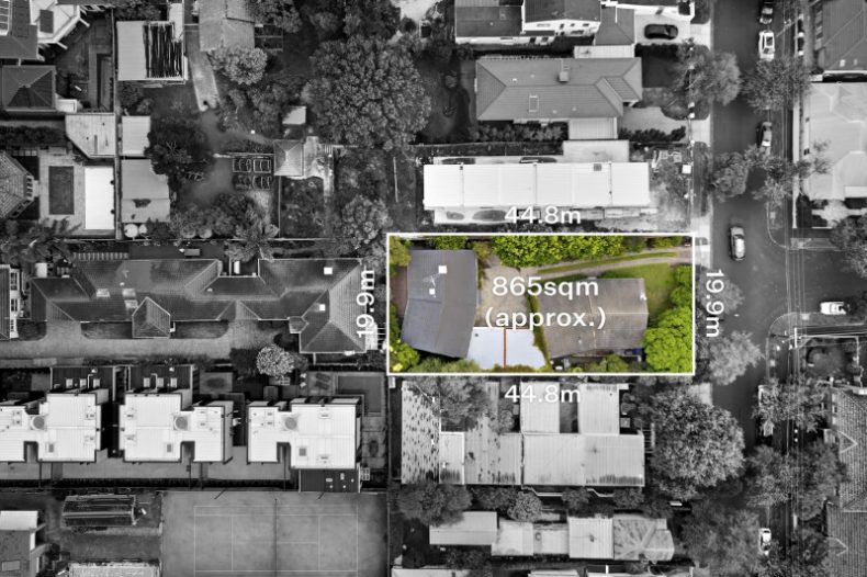 1-2/18 Pine Street, Brighton, VIC