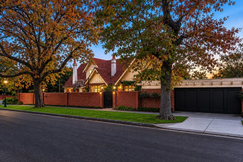 1a Monomeath Avenue, Canterbury, VIC