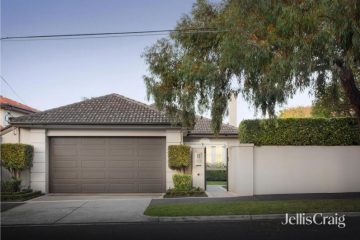 8 Cairnes Crescent, Brighton, VIC