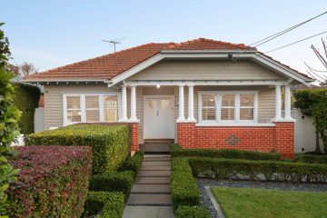 34 Retreat Road, Hampton, VIC
