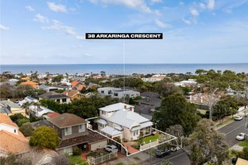 38 Arkaringa Crescent, Black Rock, VIC