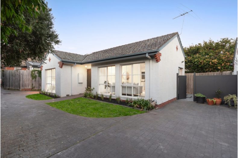 2/6 Hammond Street, Brighton, VIC