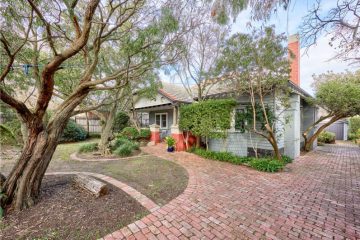 34 Ludstone Street, Hampton, VIC