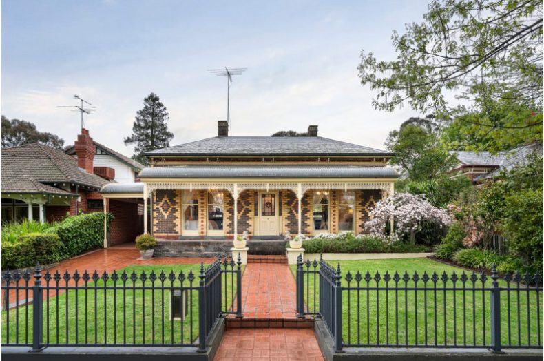 18 Bryson Street, Canterbury, VIC