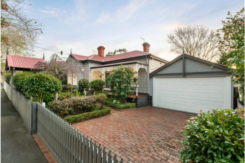 16 Durham Road, Surrey Hills, VIC